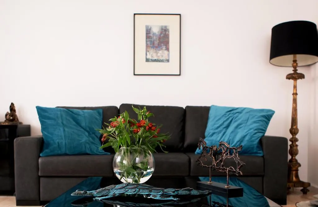 Triplex With Garage - Praca Das Flores-1