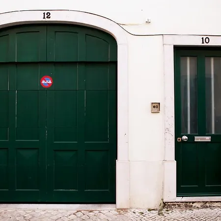 Triplex With Garage - Praca Das Flores-2